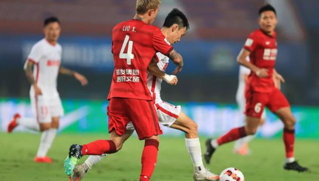 陈哲超被暴力踩伤离场，杨意林头球致胜，梅州客家1-0小胜河南(2)