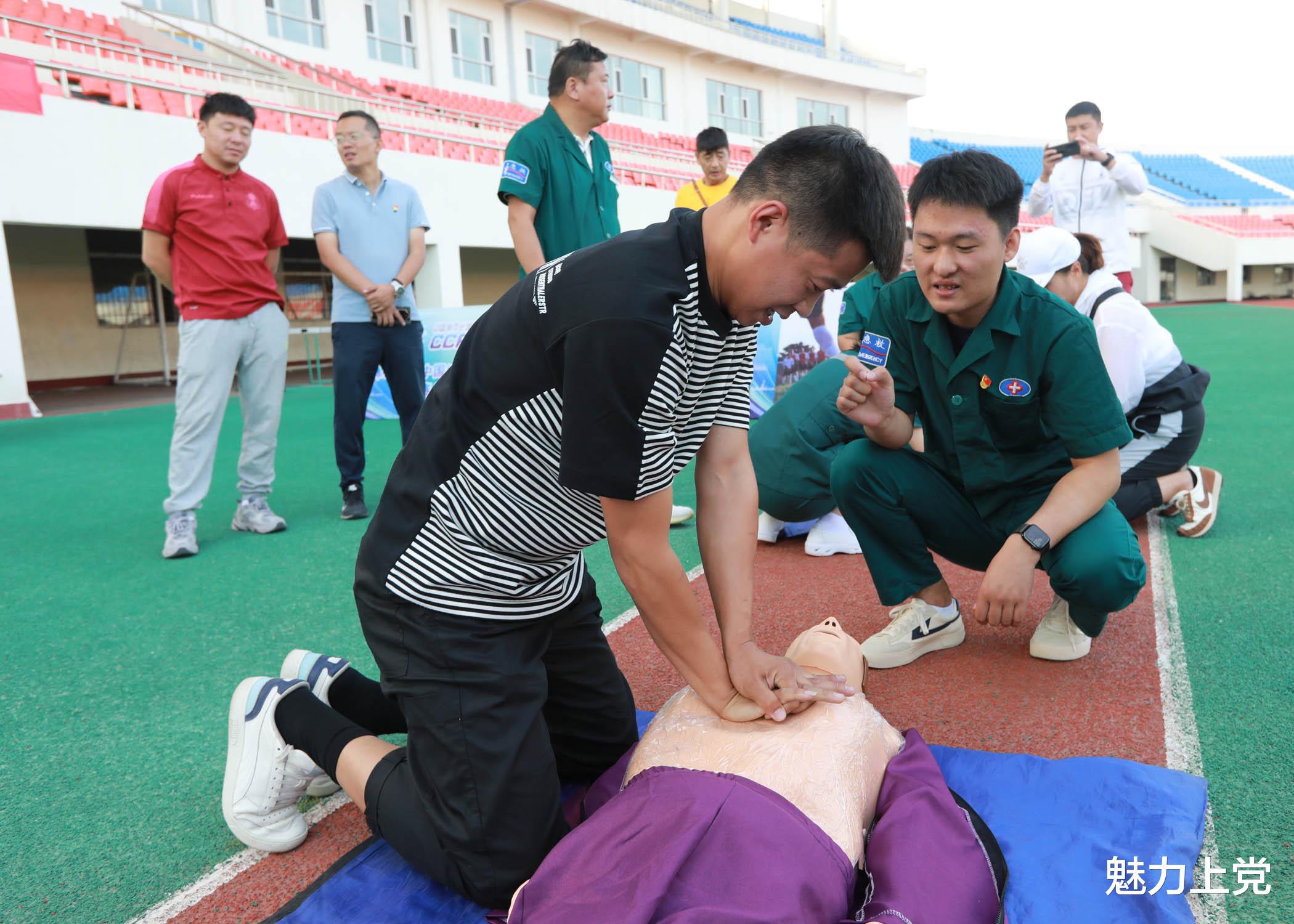 “体总杯”中国城市足球联赛长治赛区组织急救培训(30)