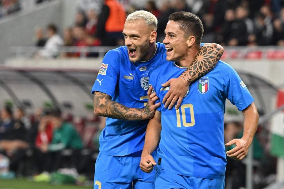 新蓝衣，新征程！多纳鲁马一夫当关，意大利完胜匈牙利再进半决赛(5)