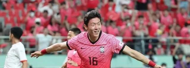 韩国球员黄义助：曾经拯救孙兴慜，和武磊同期留洋，30岁转会英超(8)