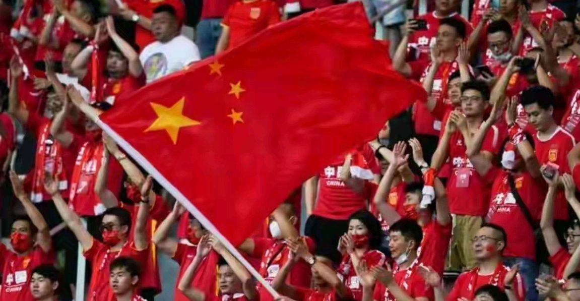 卡塔尔输球背后，中国不办世界杯太对！费钱费力丢人现眼集体耐骂(3)