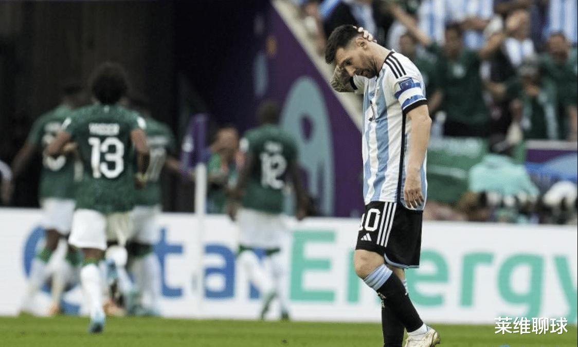 胆大包天，激怒梅西！墨西哥球迷聚众辱骂球王，遭阿根廷球迷围殴(2)