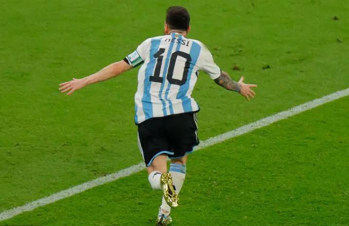 阿根廷2-0，看清35岁梅西！能突能射，再造神仙球，有望逆袭封神(3)