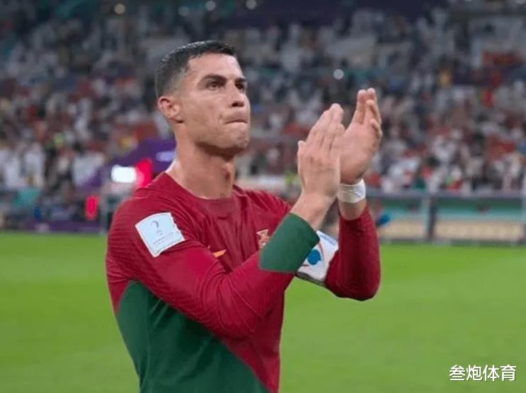 给C罗道歉！颜强不顾事实：诋毁37岁葡萄牙巨星，称梅西是足球之神(3)