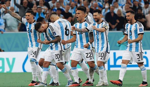 疯狂！多哈有近5万阿根廷球迷，梅西战袍售罄，赞助商回应有深意(4)