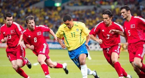 卡卡之后，内马尔之前，巴西曾出现3个天才球员，可惜都没成巨星(1)