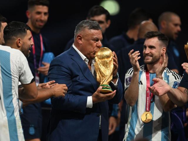 【观察】阿根廷夺冠背后：足协主席塔皮亚拨乱反正