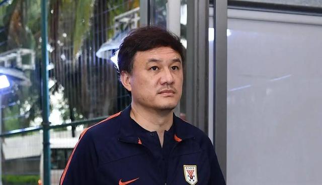 山东泰山要想夺冠离不开金牌教练郝伟，如今他怎么了？(5)