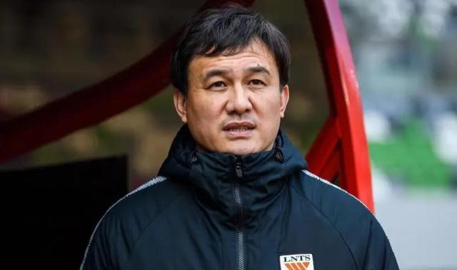 山东泰山要想夺冠离不开金牌教练郝伟，如今他怎么了？(6)