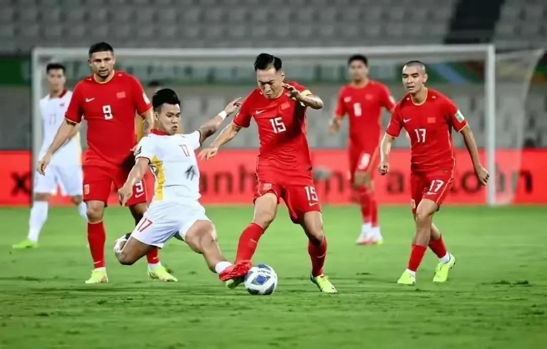 国足重回亚洲二流！亚洲杯避开越南和伊拉克队，小组出线机会大增(3)