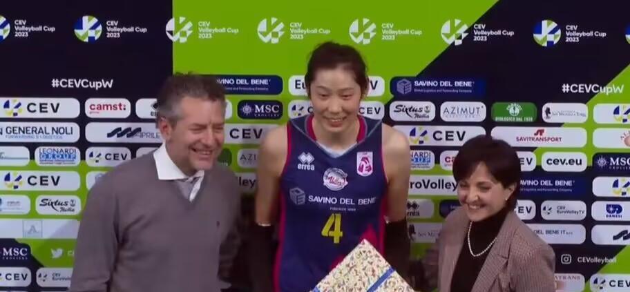 斯坎迪奇欧联杯获胜，朱婷拿到第五个MVP，中国女排队长闪耀欧洲