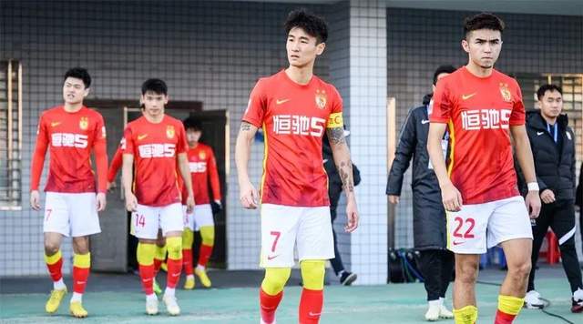 广州队接近重返中超联赛，两个前提如下，都掌握在许家印手里！(3)
