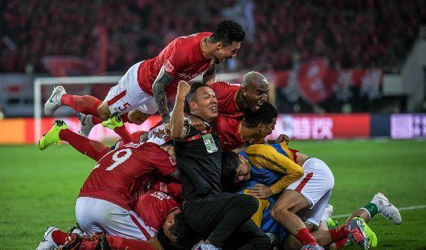 中国足球已加速没落！中超球队竟去泰国寻找外援！