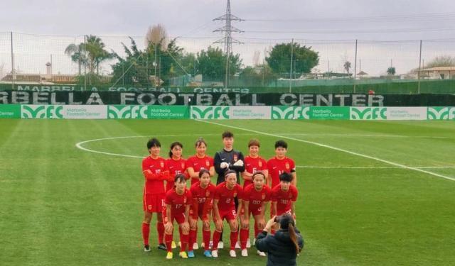 0-1到2-1！中国女足2023首胜诞生，33岁亚洲杯英雄爆发+2球大逆转