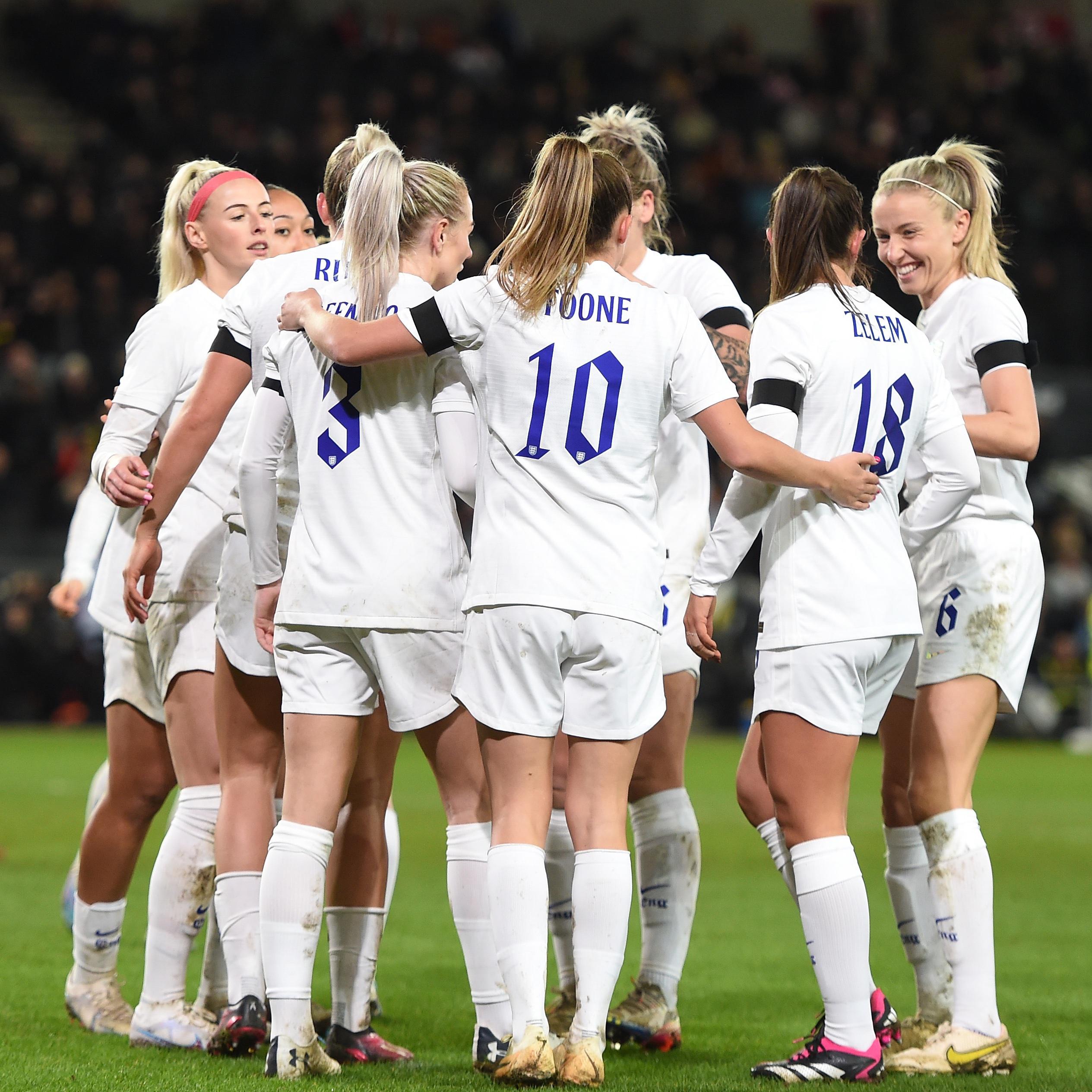女足四国邀请赛，英格兰4：0韩国，取得开门红。斯坦威、凯莉、鲁索、詹姆斯分别破门(3)