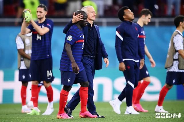 法国2巨星堕落，才29岁就混日子，世界杯夺冠花光所有运气(2)