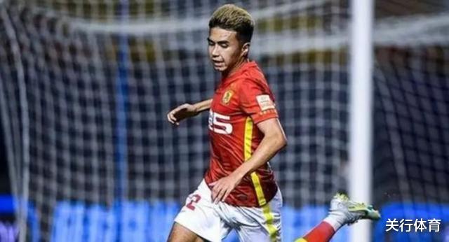U20国足第一场比赛裁判员利好中国的红色战袍，提升了年轻队员的使命感(6)