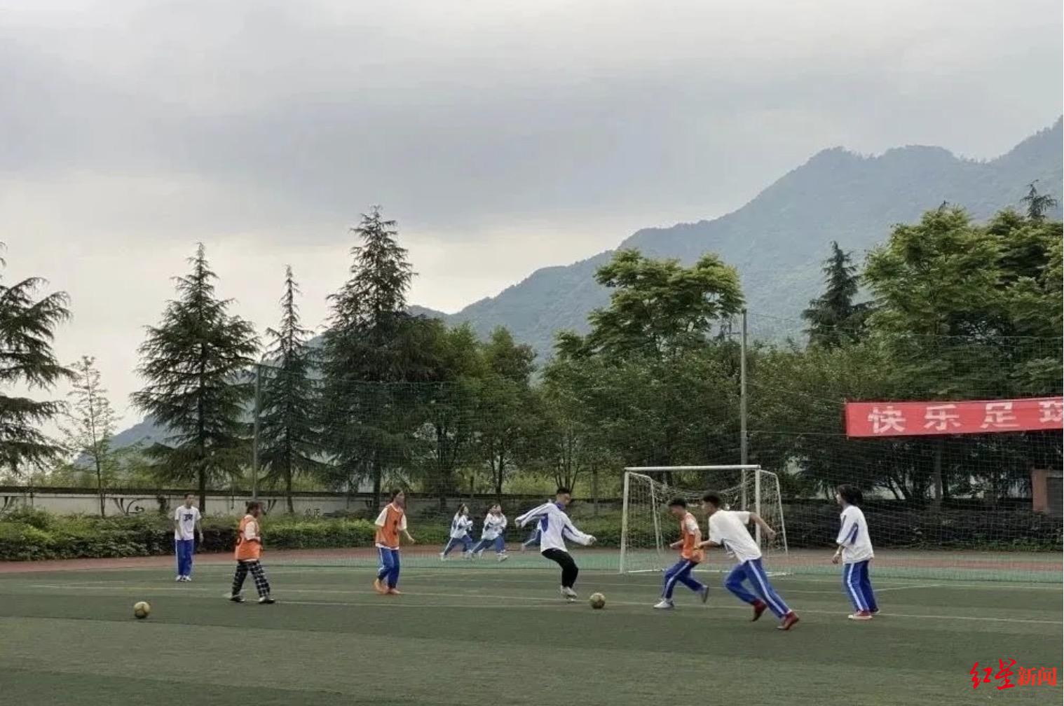 从彭州到欧洲，6名成都学生收到知名足球俱乐部试训邀请(4)