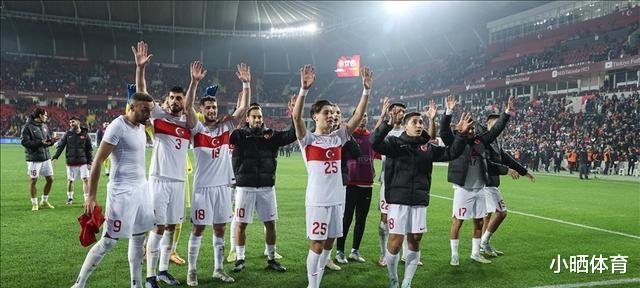 未来是可以期待的！土耳其梅西是土超级豪门新上任的10号阿尔达·古勒！(8)