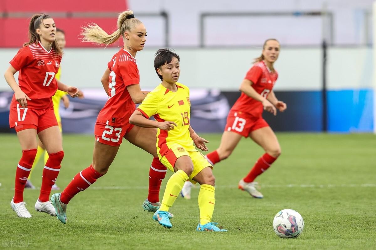 中国女足0-0瑞士，1人被批太独，反对者：实力高出一档成唯一亮点(4)
