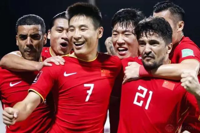 亚洲杯分组揭晓：国足被分到第二档，有可能与越南再次交手！(2)