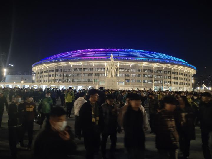 时隔1231天重回北京“新工体” 球迷希望中国足球有崭新面貌(8)