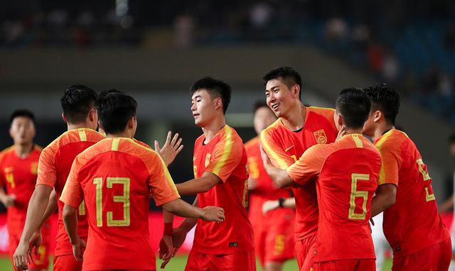 喜讯！中国男足国脚首次代表欧冠劲旅踢主力，就带队赢球征服球迷