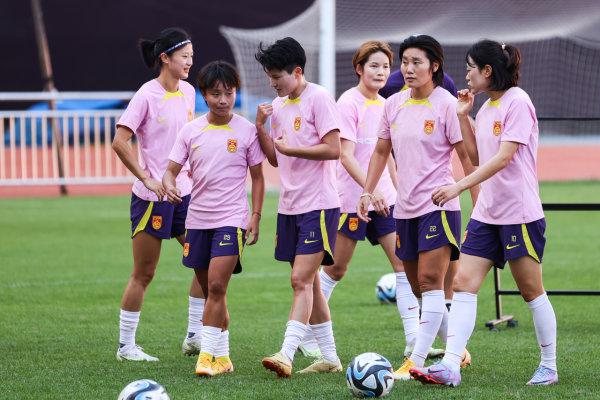 中国女足热身赛2-2战平哥伦比亚，本周六迎世界杯首战