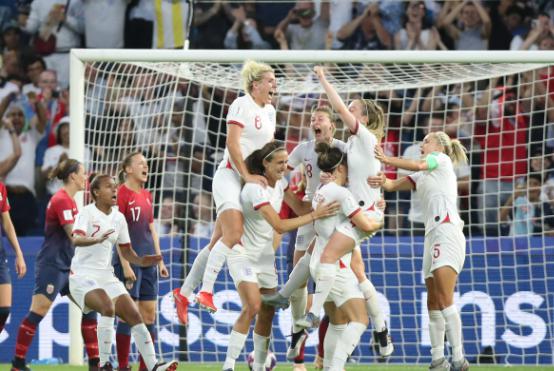英格兰女子足球队的快速崛起成为了全球足球界的热议话题(2)