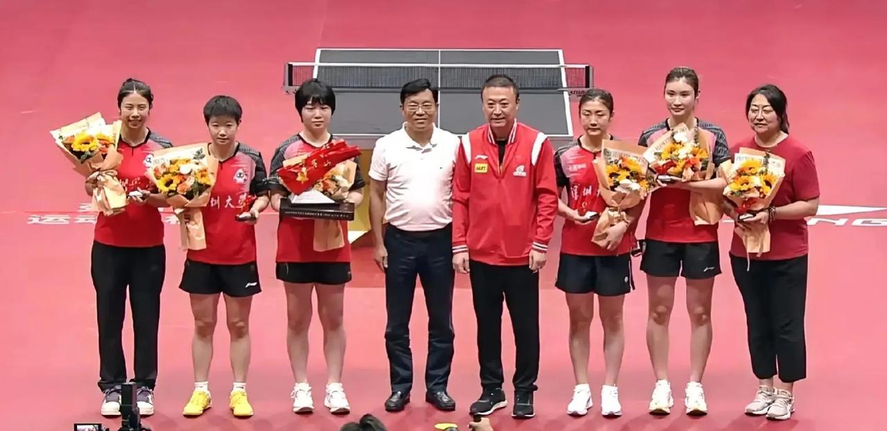 颁奖典礼来咯！
2023乒超联赛女子团体第一阶段结束。

第一名：山东鲁能，5胜(3)