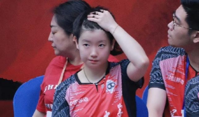 乒超女团第5轮上演巅峰对决，上个赛季的冠亚军大PK，最终山东鲁能以3-2险胜深圳(1)