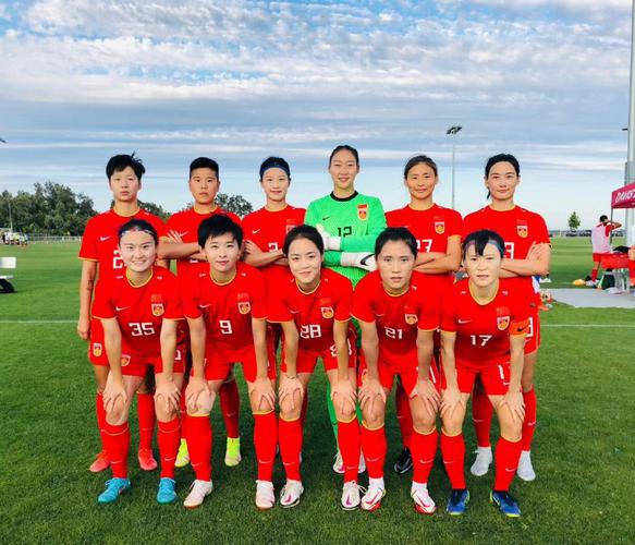 《中国女足世界杯首战失利，面对挑战勇往直前！》(1)