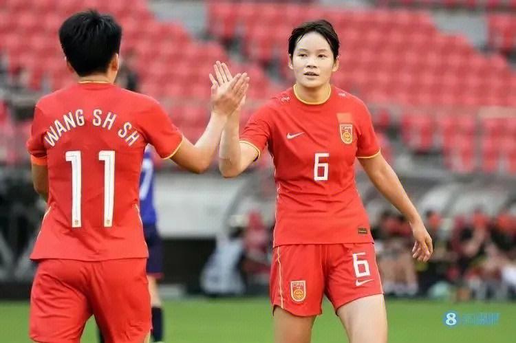 《中国女足世界杯首战失利，面对挑战勇往直前！》(4)