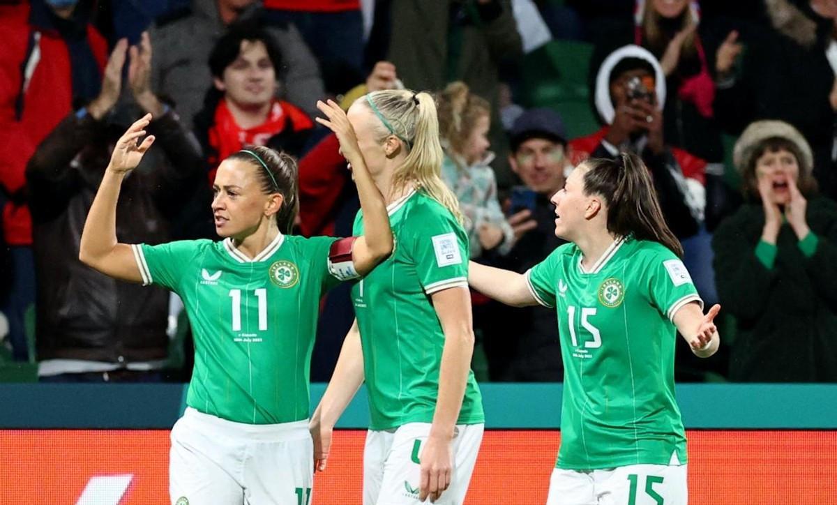 1-2！角球直接破门！爱尔兰女足取得世界杯史上第一球仍遗憾出局(1)