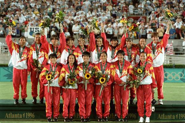 【足历8·1】“玫瑰”为国争光！中国女足夺得1996年奥运会亚军(3)