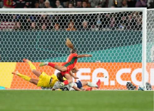葡萄牙在伤停补时阶段击中门柱，美国队在女足世界杯上幸免于难(2)