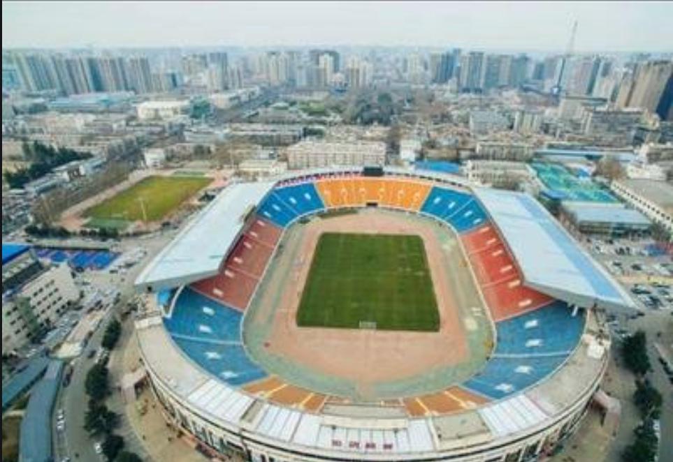 陕西长安联合与大连华谊1-1战平，观众人数创历史纪录(2)