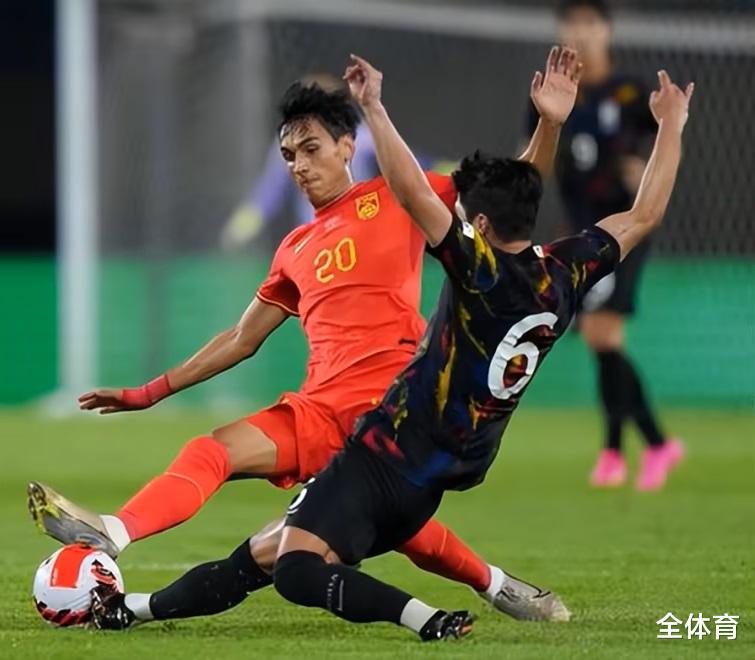 0-2！中国男足亚运队轰然倒下！止步1/4决赛已是突破，虽败犹荣(4)
