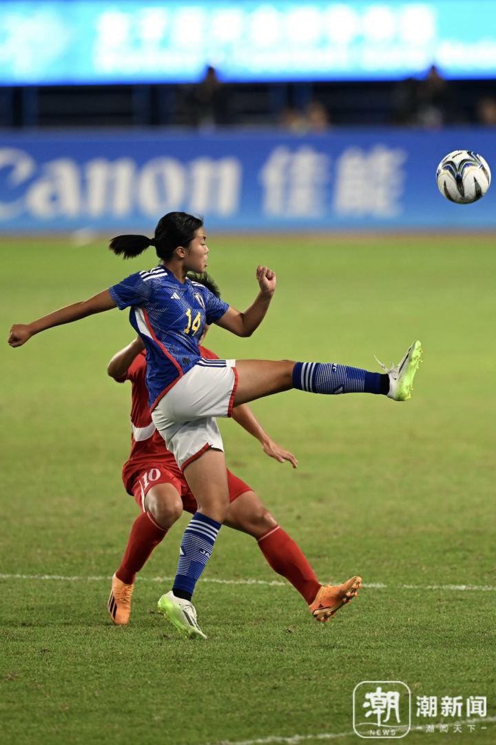 亚运会女足决赛上半场朝鲜1-1战平日本队(4)
