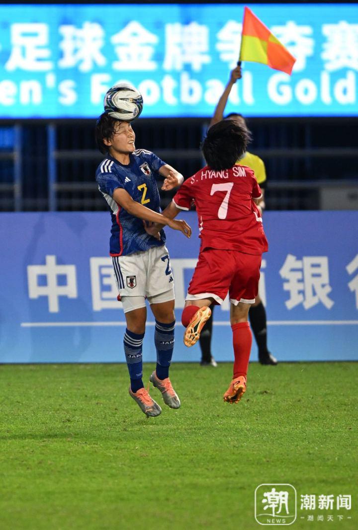 亚运会女足决赛上半场朝鲜1-1战平日本队(7)
