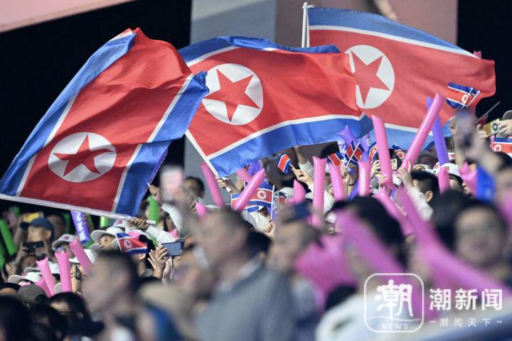 亚运会女足决赛上半场朝鲜1-1战平日本队(10)