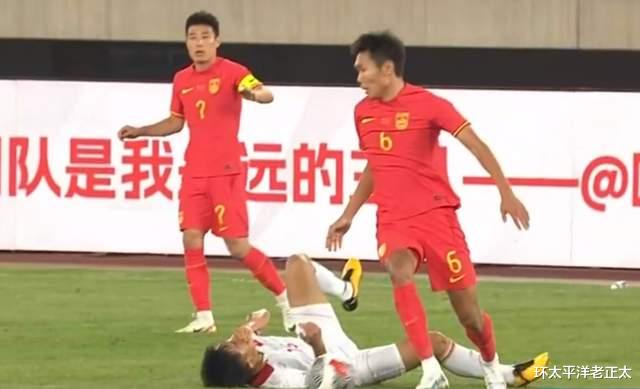 2-0完胜！中国男足复仇越南，30岁老将打进处子球，守住最后尊严(5)