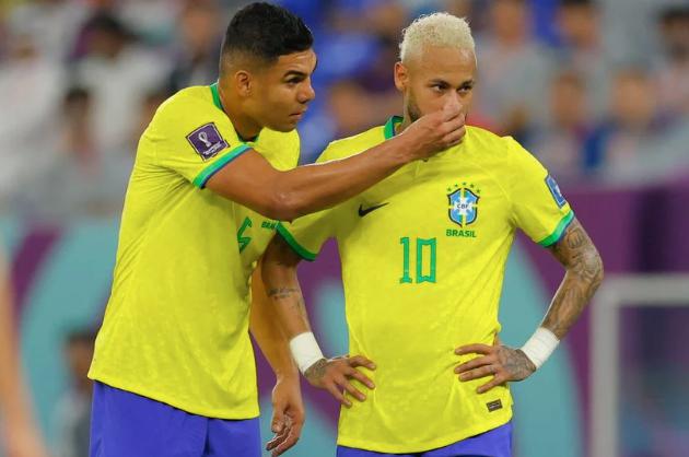 半岛巴西队长卡塞米罗评价世预赛失利：需适应临时主帅迪尼兹工作(1)