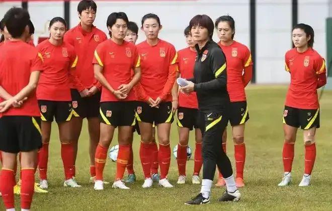 唐佳丽、吴海燕和肖裕仪继续无缘中国女足奥预赛大名单(1)