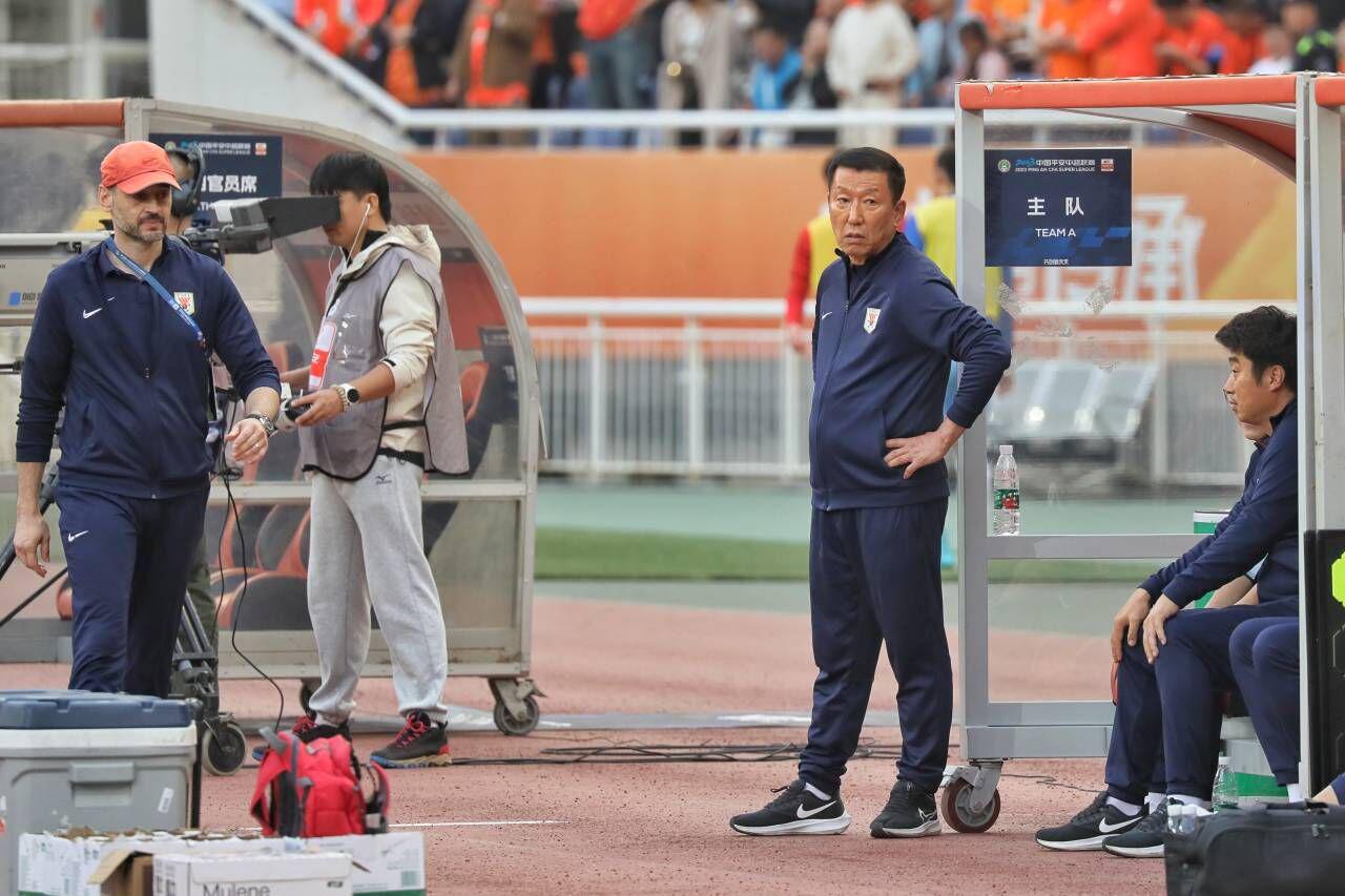 崔康熙透露球队伤病好转，明确亚冠目标，回应韩国记者提问(1)
