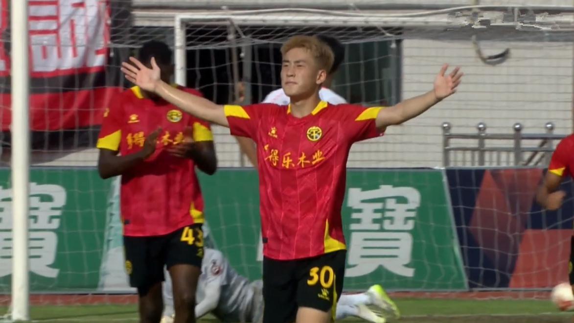 广西平果哈嘹22岁小将入选国奥，中甲最后一轮1球1助助球队逆转！(3)