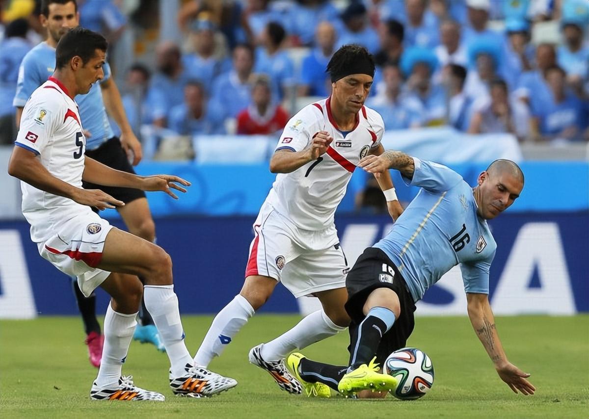 乌拉圭VS玻利维亚，乌拉圭进攻相当稳定 玻利维亚正遭连败打击(2)
