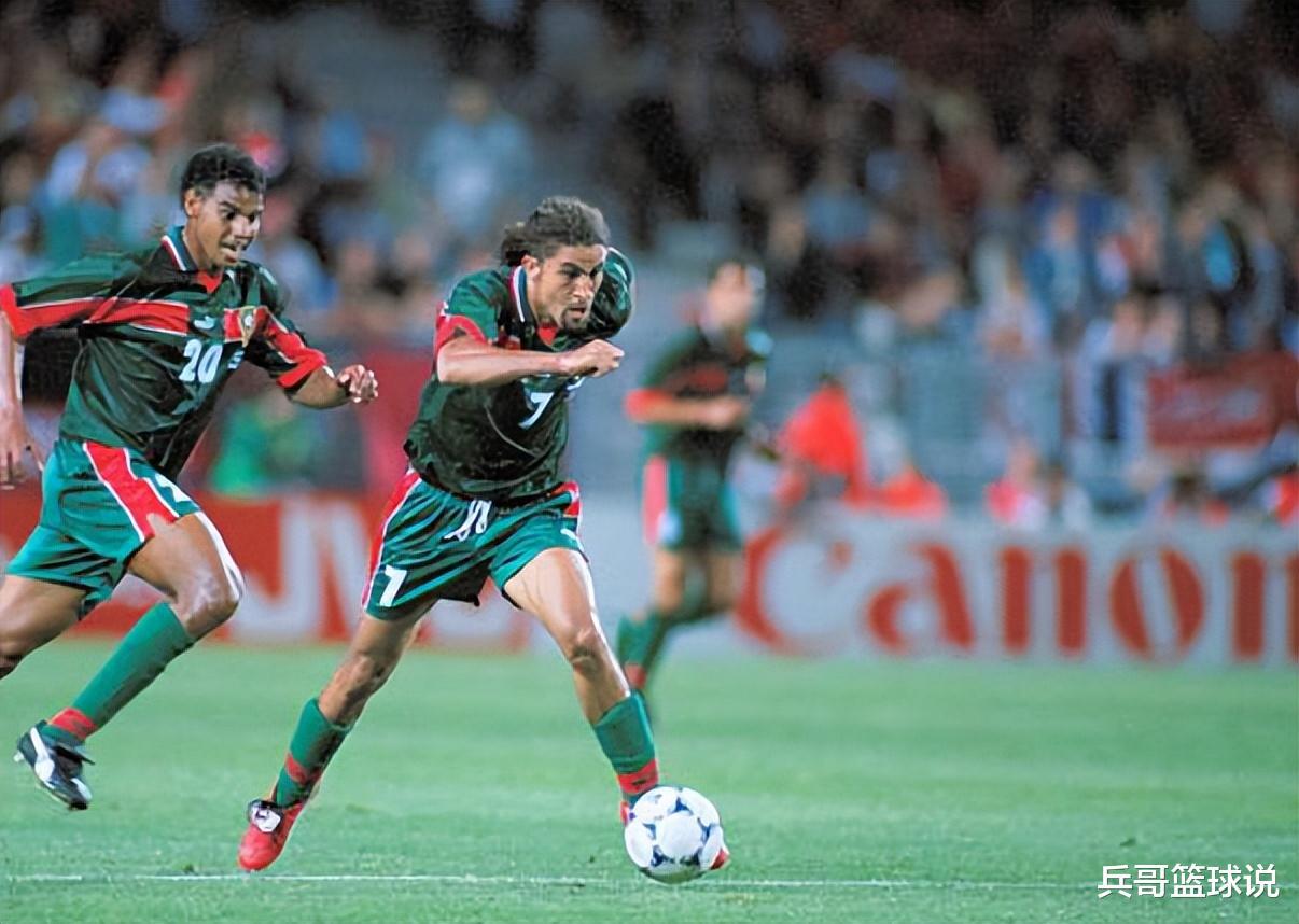 这支非洲队和葡萄牙球衣很接近， 两次创造历史都击败了葡萄牙(3)