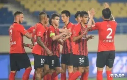 上港新帅年薪2500万，将打造豪华阵容；球迷：能赢泰山队就行(3)
