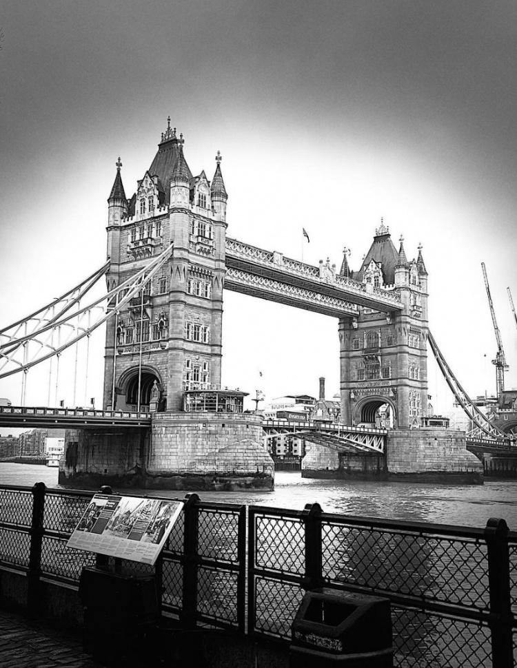 ‍♀走走逛逛！王霜漫步伦敦晒城市景点：不同角度的塔桥(2)